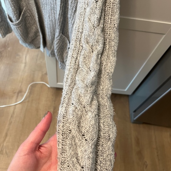 ABERCROMBIE chunky cardigan sweater - Picture 3 of 3